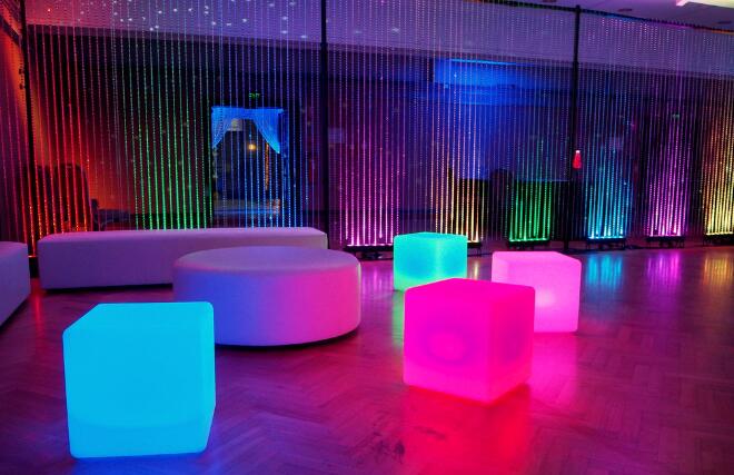 30cm vs 40cm LED Cubes: Which One Is Right for Your Event or Outdoor Space?